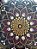 Mandala em pontilhismo dourada e vinho - Imagem 2