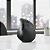Mouse Logitech Ergonomico Vertical Lift Sem Fio Grafite 910-006466 - Imagem 2