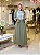 Conjunto alfaiataria em tom verde com blazer e saia midi - Imagem 2