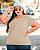 T-SHIRT PLUS SIZE BORBOLETAS COLORIDAS DTF BEGE XG - Imagem 1