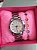 Relógio Feminino com Pulseira Folheada e caixa presenteável - Imagem 6