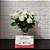 Amor de Rosas Brancas e Orquídeas no Vidro e Raffaello - Imagem 1