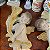 Par de querubins decorativos moldados em gesso. - Imagem 3