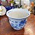 VASO CACHEPÔ ANTIGO EM PORCELANA AZUL E BRANCA - Imagem 5