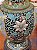 Par de Vasos Cloisonné com Base em madeira trabalhada. - Imagem 9