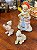 Antiga Escultura de Porcelana Dama com Poodles. - Imagem 2