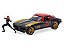 Chevrolet Corvette 1963 + Figura Black Widow 1:24 Jada Toys - Imagem 1