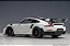 Porsche 911 (991.2) GT2 RS Weissach Package 1:18 Autoart Branco - Imagem 2