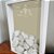 Quadro de Assinaturas para Casamento - minimalista fundo areia - Imagem 1