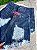 Short Jeans Feminino Destroyed Lavagem Azul Escura E Barra Desfiada - Imagem 9