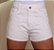 Short Jeans Branco Com LEVES DEFEITOS LD Pedrinhas De Strass - Imagem 3