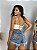 Short Jeans Destroyed Lavagem Cinza Com Barra Desfiada - Imagem 4