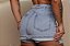 Short Saia Jeans Feminino Cintura Alta Lavagem Clara Com Fenda Lateral - Sem Elastano - Imagem 3