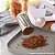 Ralador de Queijo Nozes Castanhas Chocolate Manual com Manivela em Plástico e Aço Inox Uny Home - Imagem 4