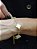 Conjunto trevos brancos - colar e pulseira - banhado a ouro 18k - Imagem 3