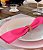 Kit com 10 Guardanapos Lisos Rosa Choque Pink de Algodão - Imagem 2