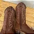 Texana Bico Fino - Couro Crazy Horse Nescau | Bordados Bege Produto sob encomenda. - Imagem 3