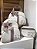 Kit Maternidade Bolsa Média, Mochilinha baby P e Necessarie Carol Sintético Offwhite com faixa rosé - Imagem 6