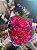 Buquê Mônaco - 50 Rosas Pink e Vermelha - Imagem 2