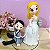 Noivinhos para Topo de Bolo de Casamento Noiva Arrastando Noivo 15cm - Imagem 1