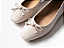 Sapatilha Alice | Couro Off white laço - Imagem 2