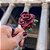 Broche Rosa Cravejado Vermelho - Imagem 2