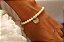 Pulseira Feminina com Pérolas e Medalha São Bento Dourada – Joia de Fé e Elegância - Imagem 2