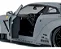 Nissan GTR (R35) Liberty Walk e Boneco Kato San 1:18 Solido Cinza - Imagem 6