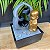 FONTE DECORATIVA BABY BUDA ARCO 1LED DOURADO 3QUEDAS BIVOLT 13X12X18 - Imagem 2