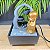 FONTE DECORATIVA BABY BUDA ARCO 1LED DOURADO 3QUEDAS BIVOLT 13X12X18 - Imagem 1