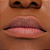 Lapis Labial MAC - Cor Beige Turner - Imagem 3