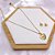 CONJUNTO COLAR  E BRINCO AÇO INOX  PINGENTE CORAÇÃO BORBOLETA - DOURADO - Imagem 1