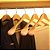 Cabide de Madeira com Ombreira Mycloset Ordene - Imagem 5