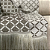 Manta Xale de Sofá e Cama Decorativa Rústica Franja Lisa Cinza e Off white 1,40 x 1,70 - Imagem 6