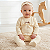Macacão Bebê Menina Plush Premium Cru Bordado Laço Babado - Imagem 6