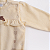 Macacão Bebê Menina Plush Premium Cru Bordado Laço Babado - Imagem 3