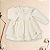 Vestido Bebê Batizado Off-White Meia Malha e Tricozinho Botão Flor - Imagem 7