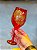 Taça vermelha com rosas - Imagem 2