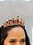 Coroa dourada luxo com strass - vermelha - Imagem 3