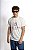 T-SHIRT JESUS IS KING OFF WHITE COM VINHO UNISSEX TRADICIONAL PREMIUM - Imagem 1
