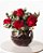 BUQUÊ ELEGANCE-ROSAS VERMELHAS E EUCALIPTO NO VASO DE VIDRO COM FOLHAGENS DE DRACENA - Imagem 2