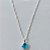 GARGANTILHA FOLHEADA A PRATA COM 50 MILÉSIMOS + VERNIZ DIAMOND CORRENTE SINGAPURA 45CM TREVO AZUL CLARO VIDRO 10MM PRGG001146 - Imagem 1