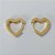 BRINCO FOLHEADO A OURO - BANHADO COM 5 MILÉSIMOS + VERNIZ DIAMOND - BRINCO DE ARGOLA FORMATO CORAÇÃO CRAVEJADO COM MICRO ZIRCÔNIAS 13MM - (OURO107)OUBR000156 - Imagem 1