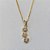 CONJUNTO FOLHEADO A OURO - BANHADO COM 5 MILÉSIMOS + VERNIZ DIAMOND -CONJUNTO COM CORRENTE VENEZIANA 45CM E PINGENTES COM PEDRAS EM ZIRCÔNIAS CRISTAIS 6X20MM - FECHO REDONDO - (OURO185)OUCJ000037 - Imagem 2