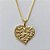 CONJUNTO FOLHEADO A OURO - BANHADO COM 5 MILÉSIMOS + VERNIZ DIAMOND - CONJUNTO COM CORRENTE VENEZIANA 45CM E PINGENTES CORAÇÃO VAZADO CRAVEJADO EM MICROS ZIRCÔNIAS 19MM - FECHO REDONDO - (OURO192) OUCJ000040 - Imagem 2