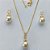 CONJUNTO FOLHEADO A OURO - BANHADO COM 5 MILÉSIMOS + VERNIZ DIAMOND - CONJUNTO COM CORRENTE VENEZIANA 45CM E PINGENTES PÉROLAS COM ZIRCÔNIAS 20MM - FECHO REDONDO - (OURO195) OUCJ000042 - Imagem 1