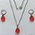 CONJUNTO EM AÇO INOXIDÁVEL - (AÇO03) CONJUNTO COM CORRENTE 50CM E BRINCOS ARGOLAS DE PRESSÃO COM PINGENTES EM RESINAS VERMELHAS 10X14MM - COMPOSIÇÃO: AÇO INOXIDÁVEL - (AÇO1654) ACCJ000055 - Imagem 1