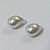BRINCO FOLHEADO A OURO - BANHADO COM 5 MILÉSIMOS + VERNIZ DIAMOND -  BRINCO DE PINO FORMATO GOTA EM PÉROLA 14MM - (OURO239)OUBR000200 - Imagem 1
