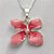 CONJUNTO FOLHEADO A PRATA COM 50 MILÉSIMOS + VERNIZ DIAMOND - CONJUNTO COM CORRENTE VENEZIANA 45CM - BRINCOS DE PINO E PINGENTES EM FLORES ESMALTADAS ROSA 16X19MM (PRA112) PRCJ000135 - Imagem 2