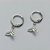 BRINCO EM AÇO INOXIDÁVEL - BRINCO ARGOLINHA DE PRESSÃO COM PINGENTE RABO DE BALEIA 10MM - COMPOSIÇÃO: AÇO INOXIDÁVEL (AÇO1779) ACBR000307 - Imagem 2